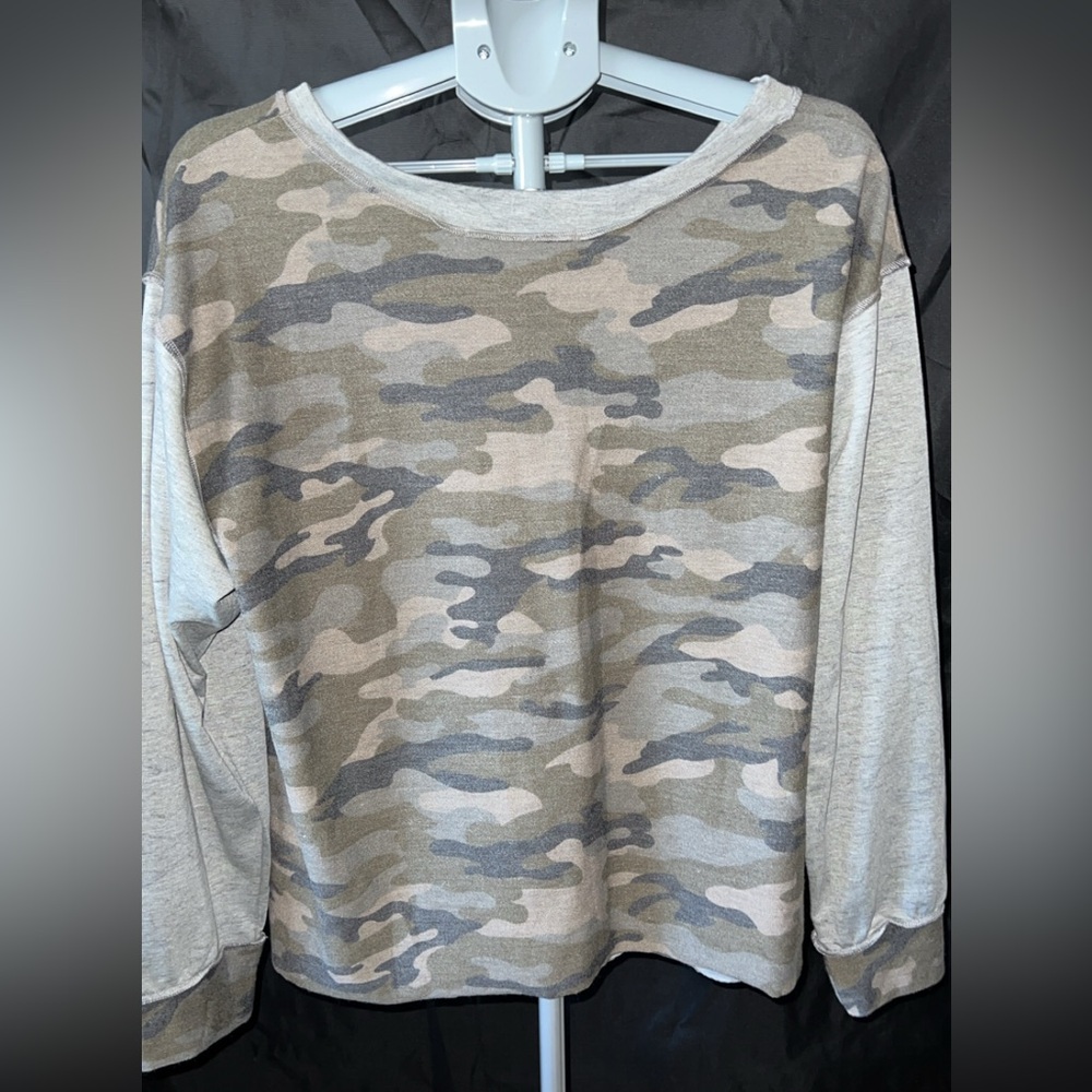 New! Camo Lounge Set - Picture 3 of 11